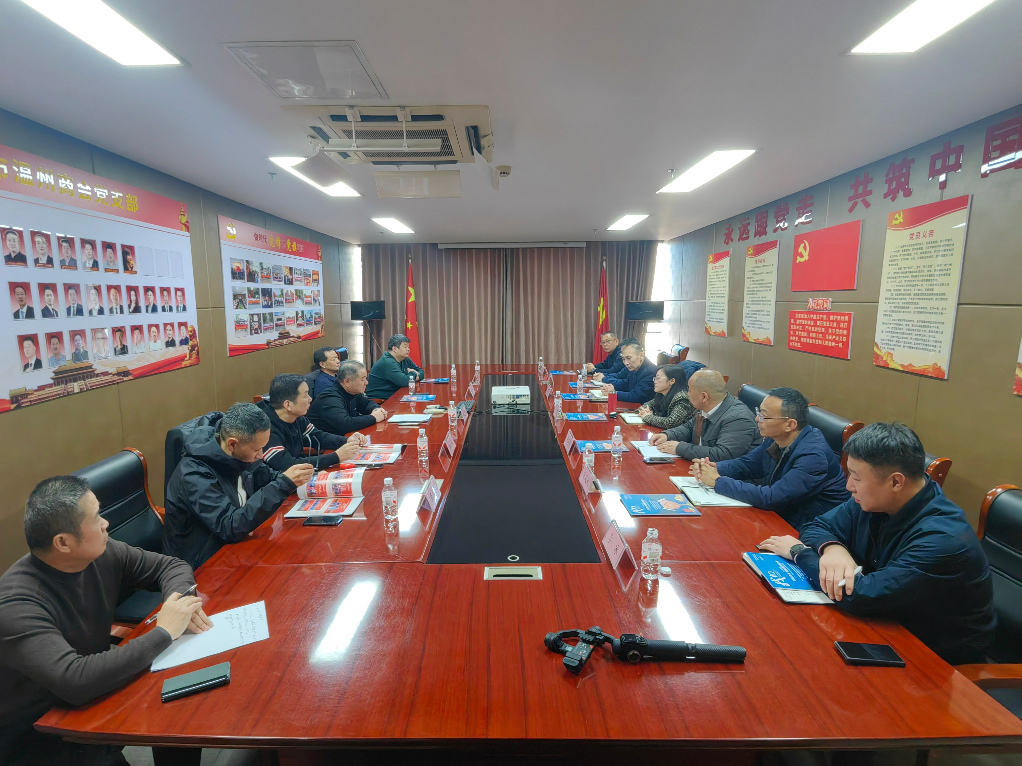 东阿县委挂职副书记高慧玲一行到访济南市温州商会参观座谈