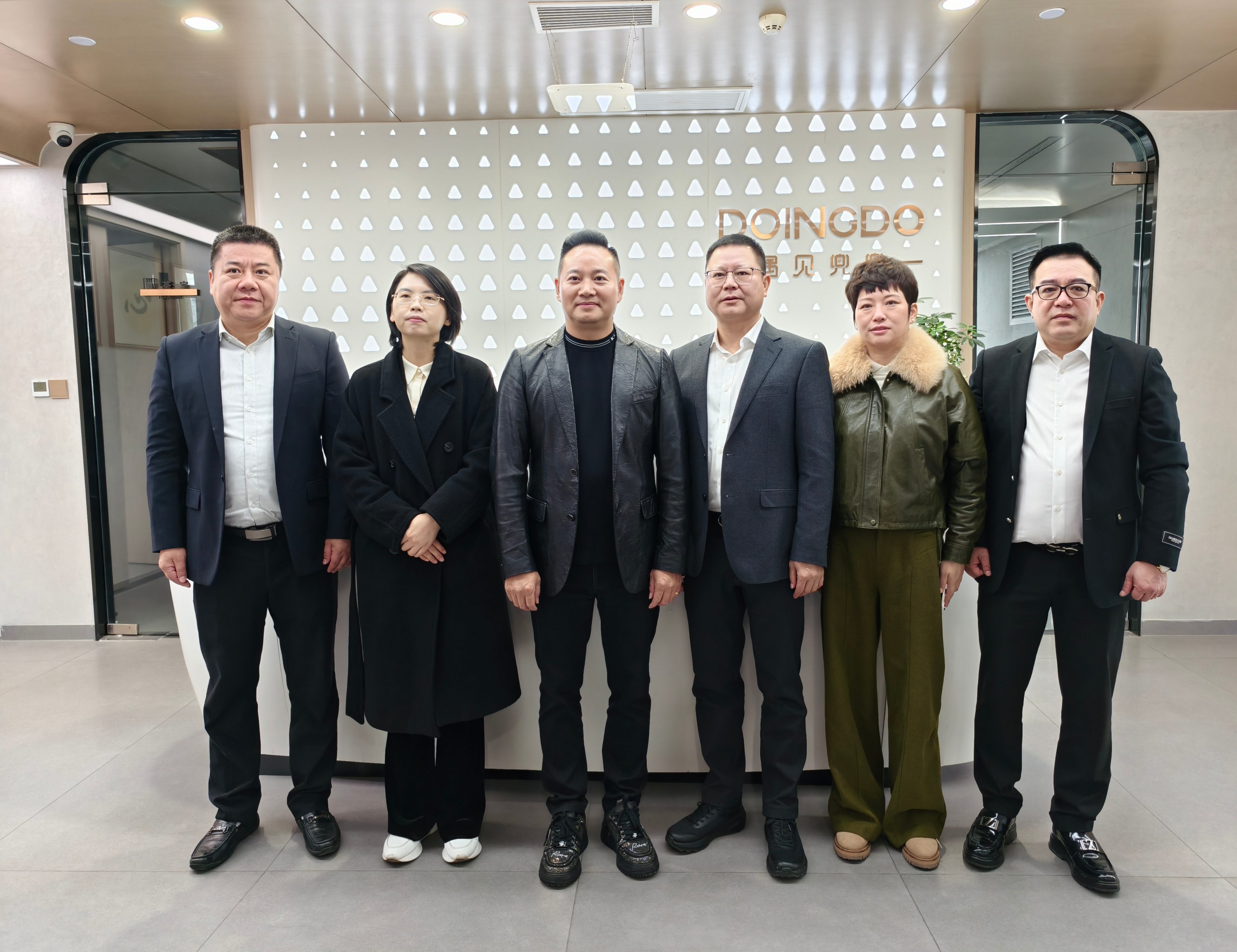 温州市永嘉县副县长陈文平一行到访济南市温州商会企业参观考察