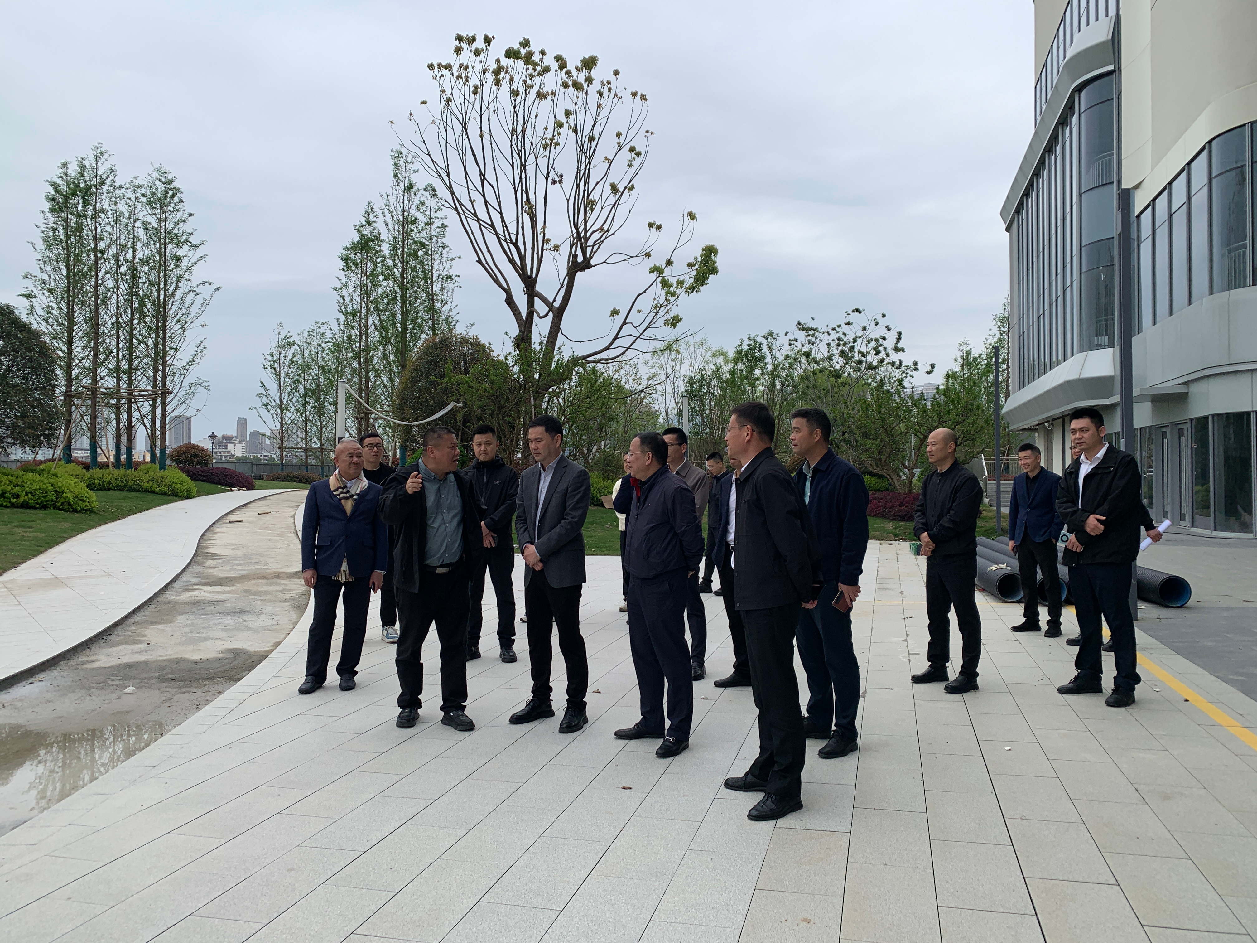 温州市平阳县县委副书记、县长陈桂雷督查商贸重点项目建设工作